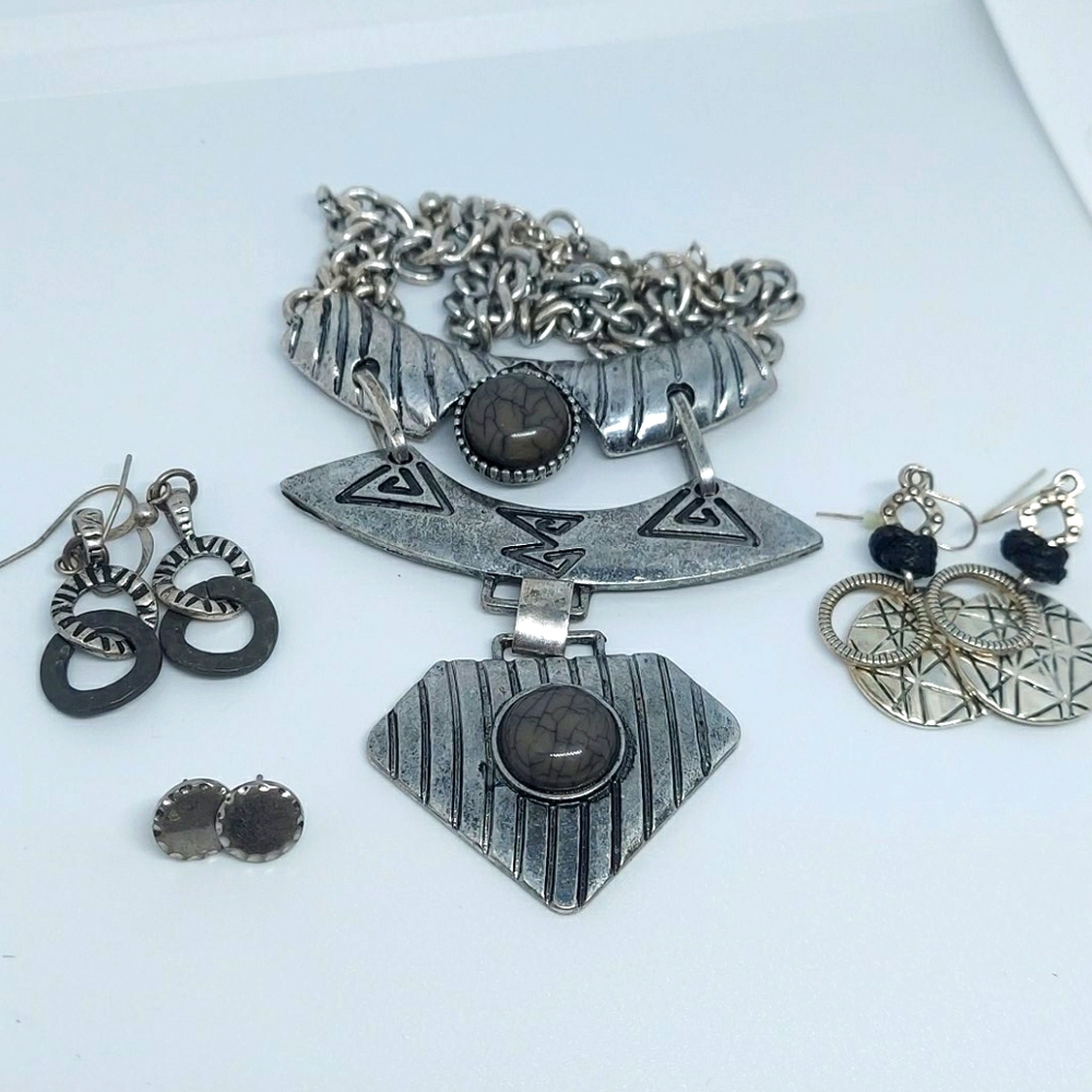 Silver tone Jewelry lot Necklace Earrings